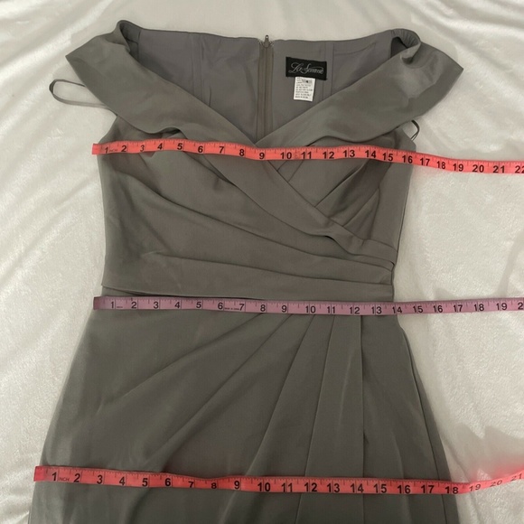 NEW La Femme [SZ 4 ] Surplice Off‎ the Shoulder Column Gown in Pewter - Picture 3 of 12